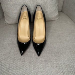 Classic Christian louboutin pigalle size 38 in black patent leather. Brand new